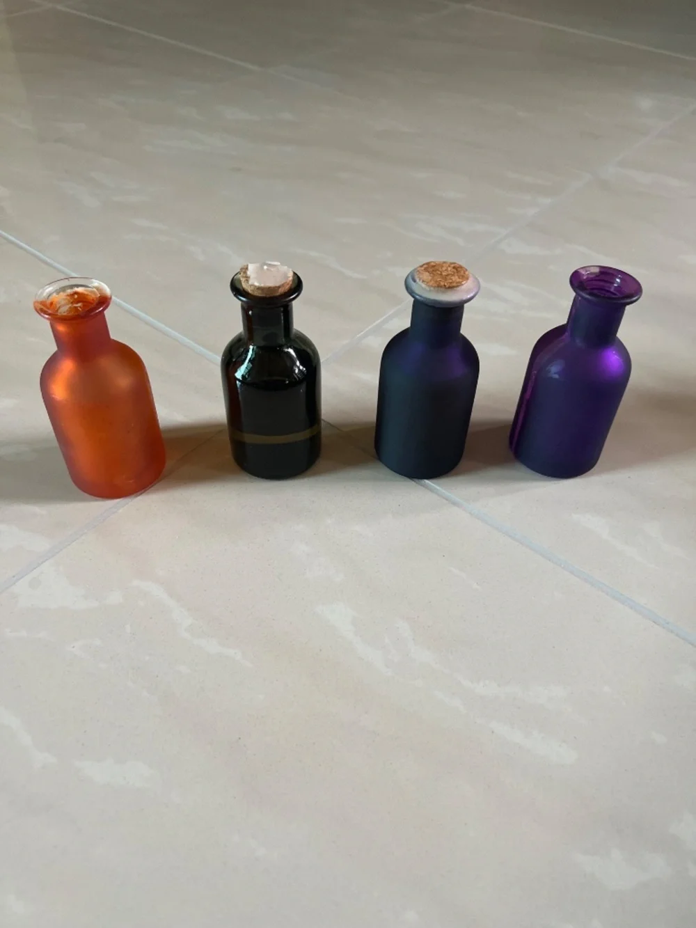 0010 Six-piece Halloween witch’s apothecary and potion bottle décor lot